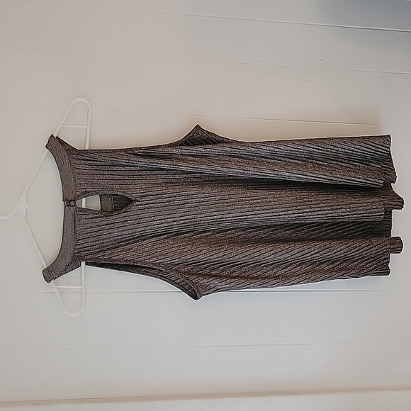 Torrid Pleated Metallic Knit Tank - Picture 6 of 10